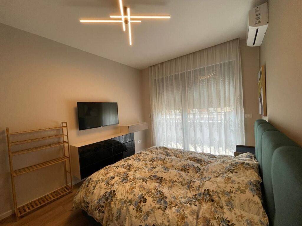 Jepet me qera apartament 1+1 pranë Radisson 🏡