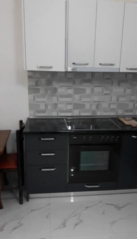 Affitto | Apartament 1 + 1 | Rruga Ali Bakiu | 400 €/mese