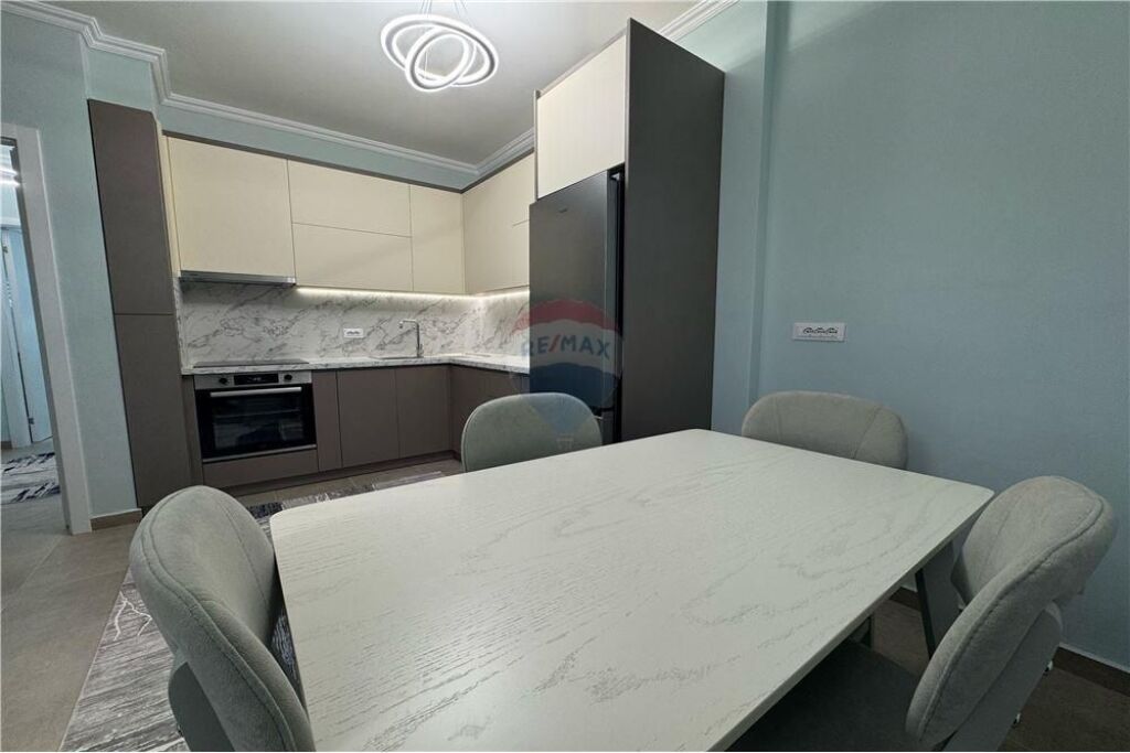 Apartament - Për Qira - Rruga Karl Gega, Tiranë