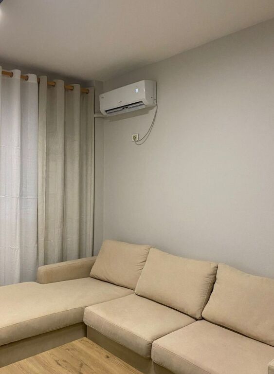 APARTAMENT 2+1 me verandë për Qira