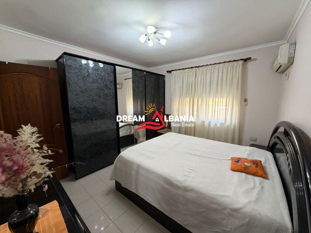 Jepet me qera apartament 2+1 ne rrugen e Durresit prane gjimnazit Qemal Stafa (ID 4229493)
