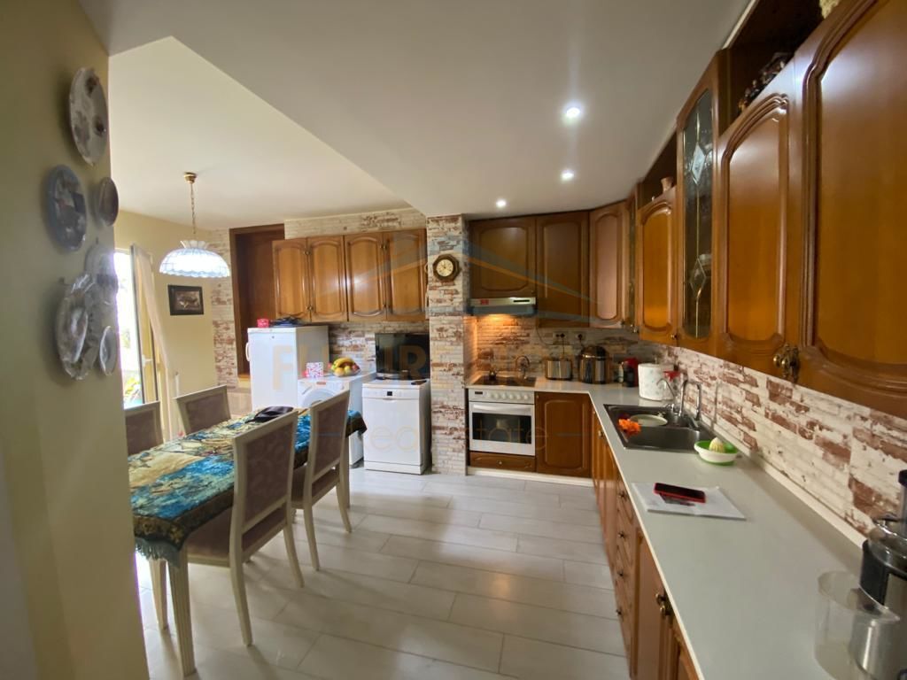 Affitto, Appartamento 3+1+2, a Vollga, Durazzo