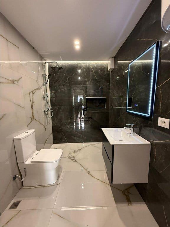 ZYRE ME QERA 30 M2 RRUGA E ELBASANIT 40.000 LEKE FH-70110