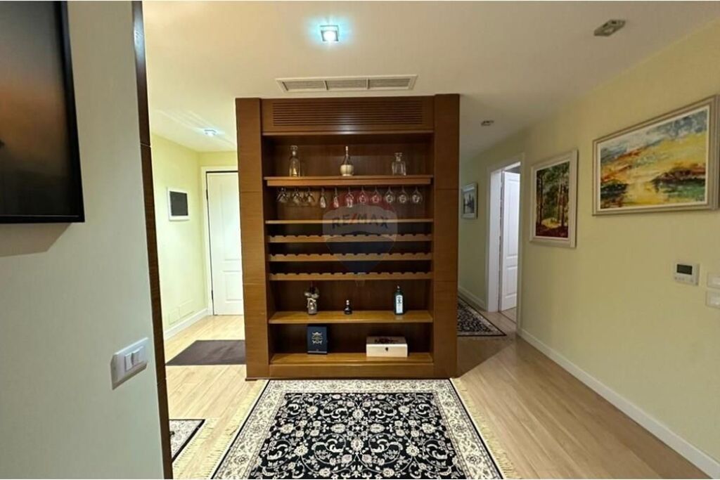 Jepet me qira apartament 3+1+3 tek Kodra e Diellit