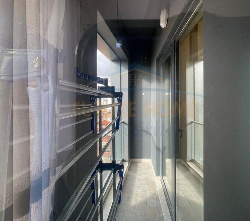 Affitto, Appartamento 1+1+Posto Auto, Scuola Rossa, Tirana.