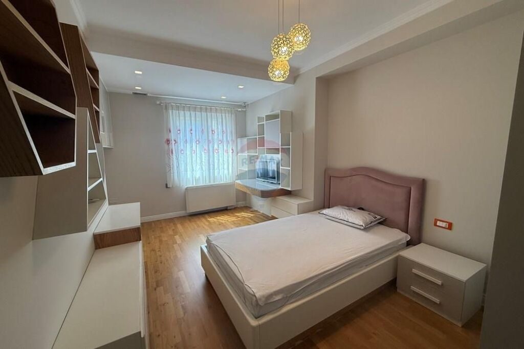 Apartament modern 3+1+2 me 2 poste parkimi.