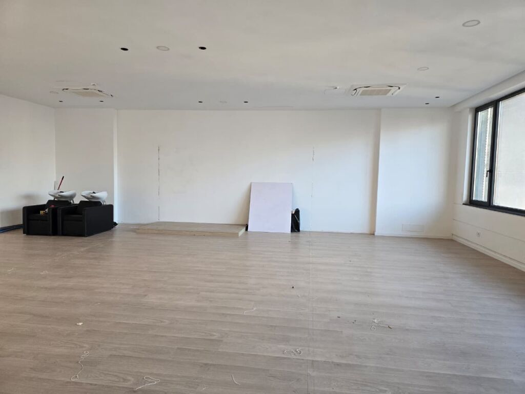 AMBIENT PER ZYRE ME QIRA TE KOMPLEKSI DELIJORGJI