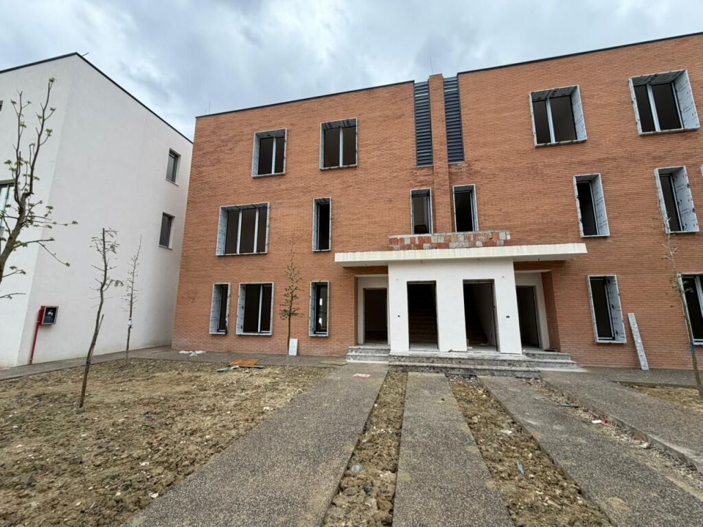 🏡 Shitet Dupleks modern pranë TEG! ✨Dupleks me oborr privat