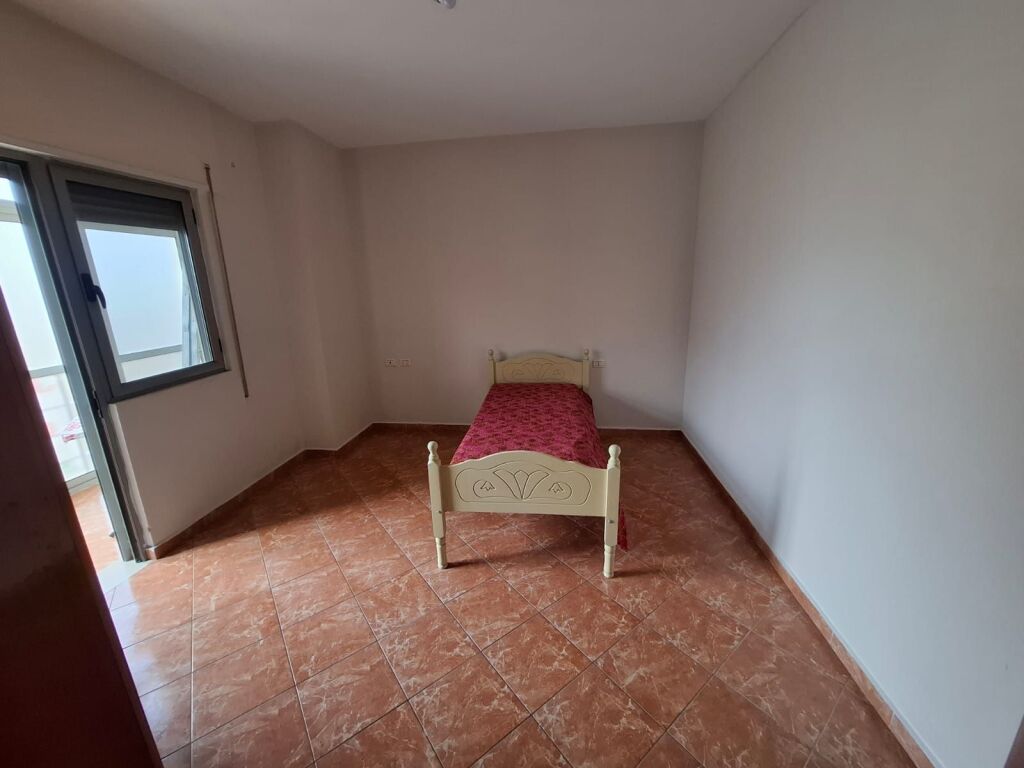 Jepet me Qera Apartament 2+1+2 Lagja 17 Ne Durres