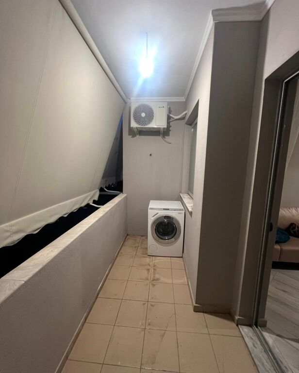 Jepet me qira 2+1+1 Bathore Rruga Demokracia 400 mije leke