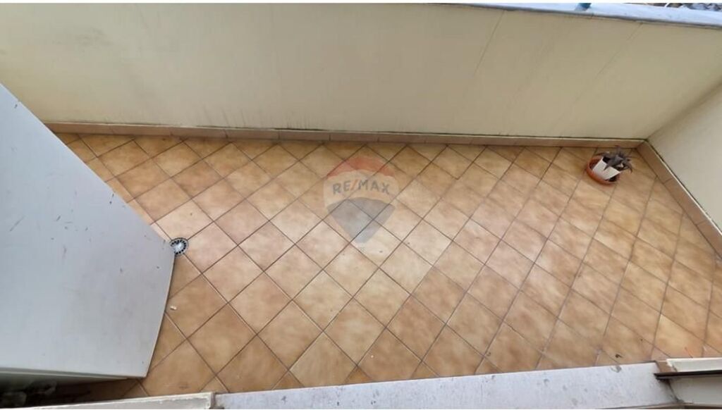 Apartament 1+1 për Shitje – Bulevardi Kryesor, Vlorë