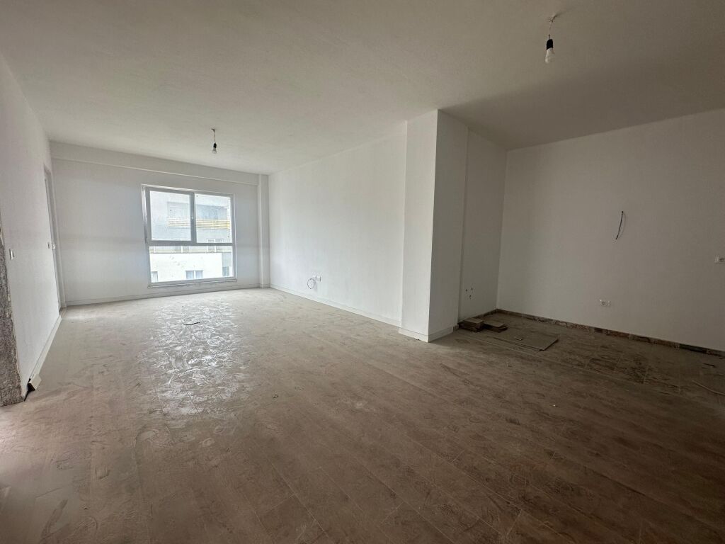 Shitet Apartament 2+1