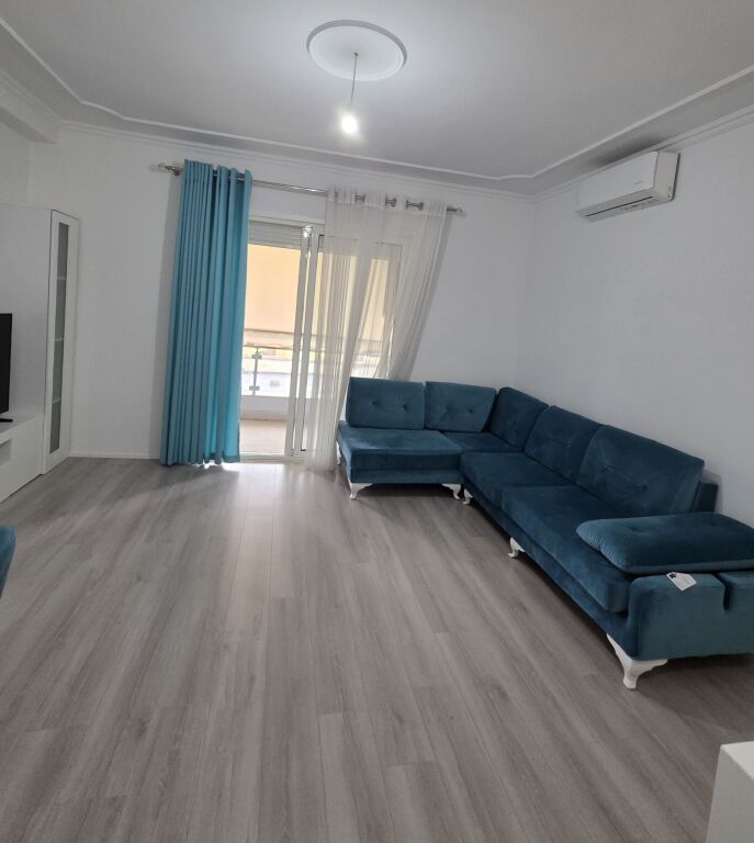 Shitet apartament 2+1+2 me parkim