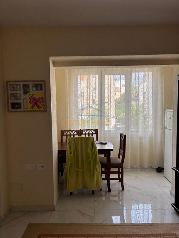 Qera, Apartament 1+1, Shkolla e Bashkuar,Tiranë