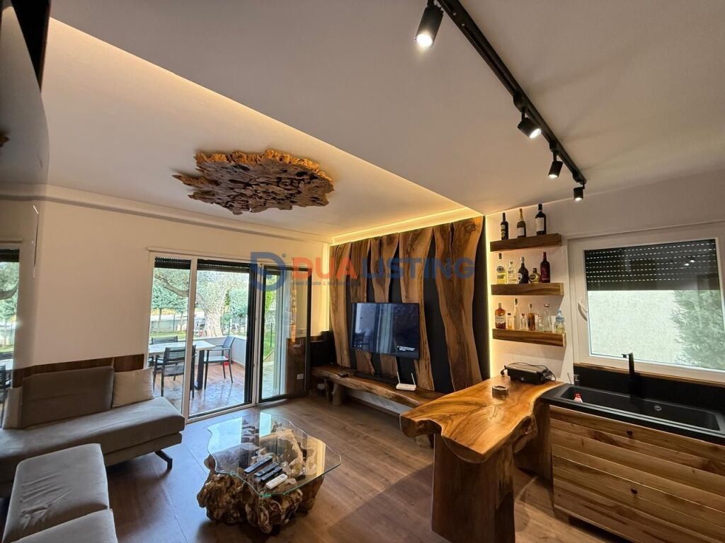 OFROHET PER SHITJE TEK REZIDENCA VALA MAR 1+1+ VERANDE + OBORR