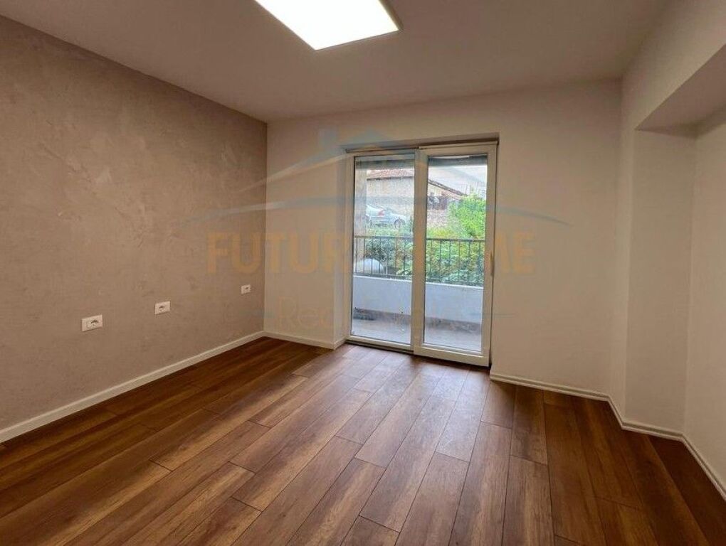 Qera, Ambient Biznesi, Brryli, Tirane