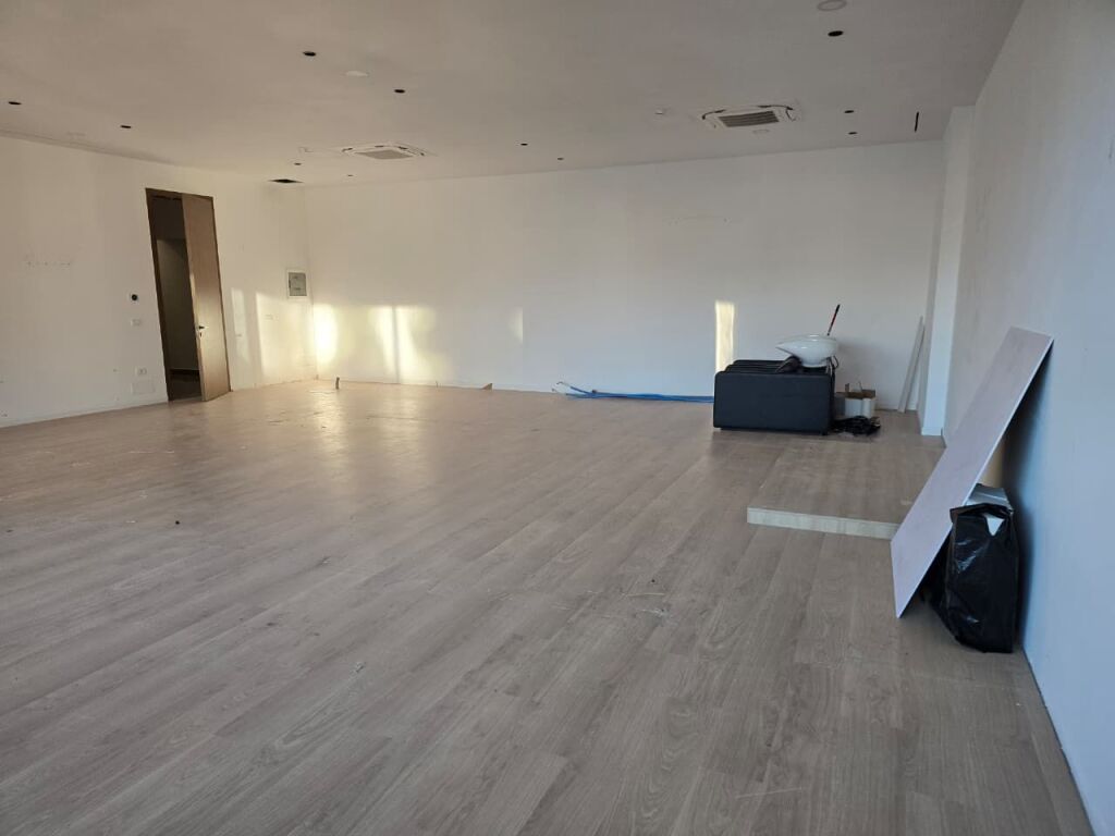 AMBIENT PER ZYRE ME QIRA TE KOMPLEKSI DELIJORGJI