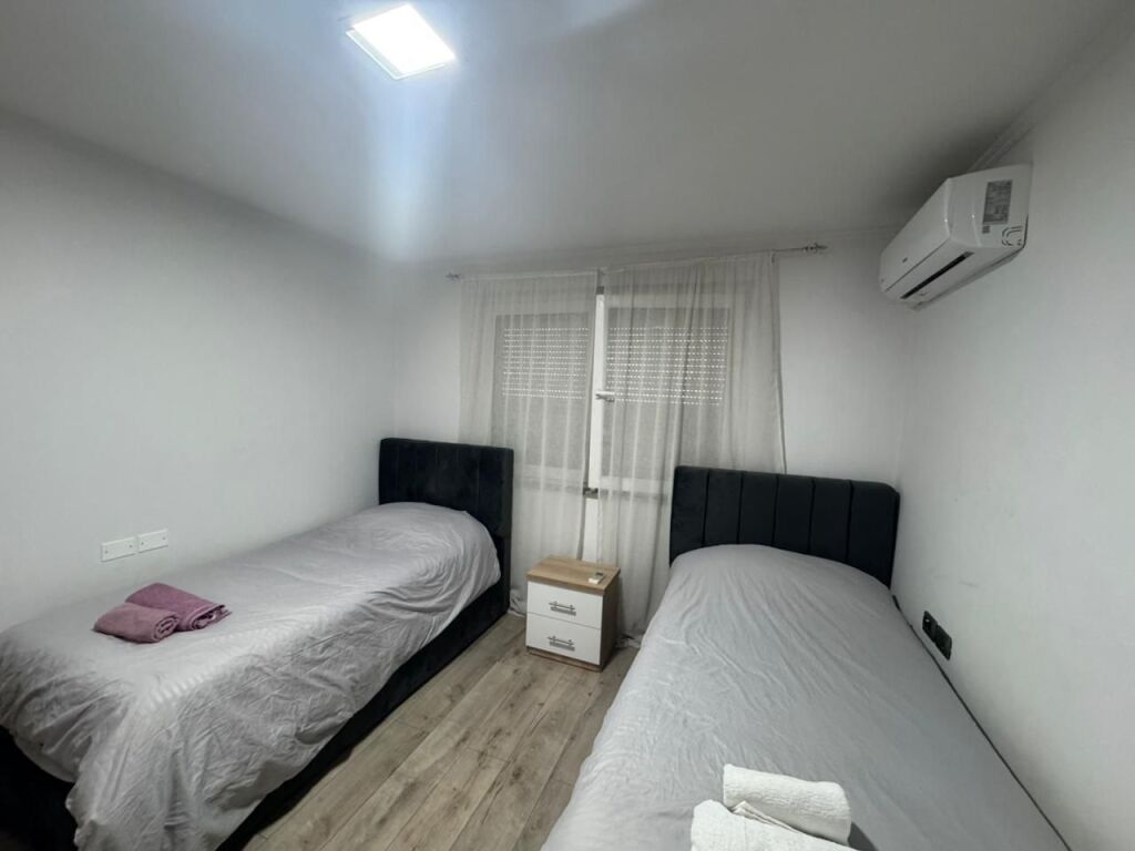 Jepet Apartament 2+1 me qira – Në Qendër të Tiranës !