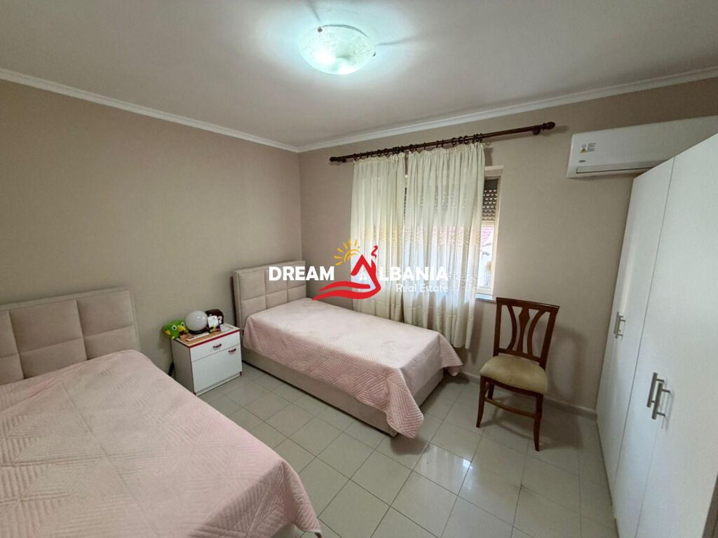 Jepet me qera apartament 2+1 ne rrugen e Durresit prane gjimnazit Qemal Stafa (ID 4229493)
