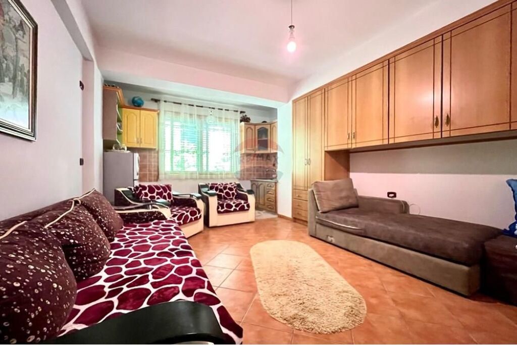 🏡✨ Vilë për Shitje – Lagjja Lirimi, Vlorë ✨🌿