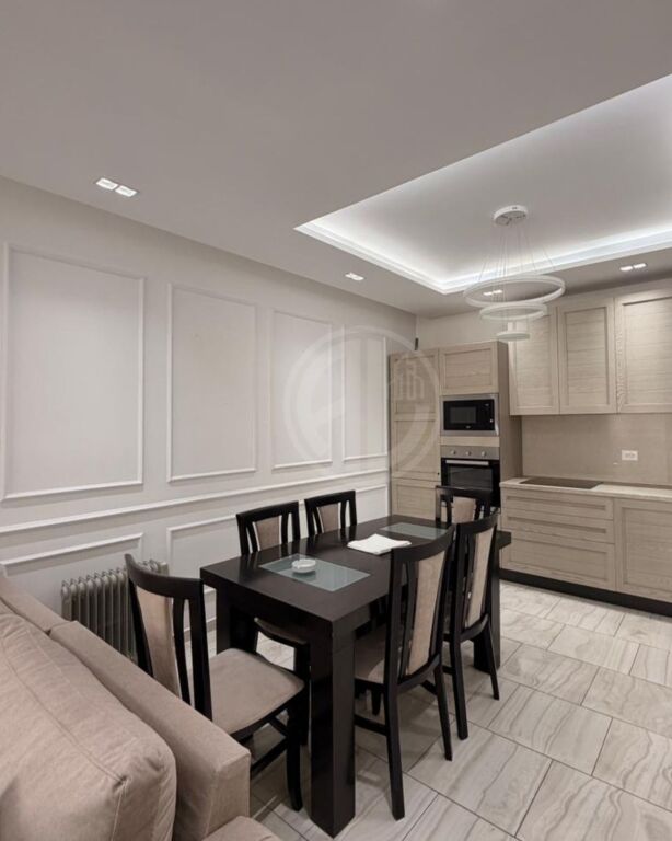 Shitet Apartament 2+1 Durres prane Ish Urt