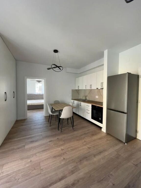 Qera | Apartament 1 + 1 | Rruga e Kavajës | 550 €/muaj