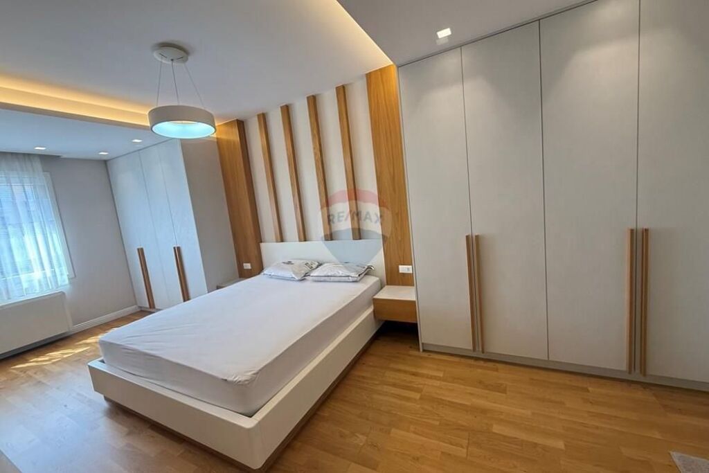 Apartament modern 3+1+2 me 2 poste parkimi.