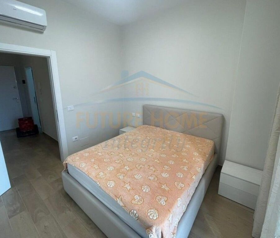 Affitto, Appartamento 1+1+Posto Auto, Scuola Rossa, Tirana.