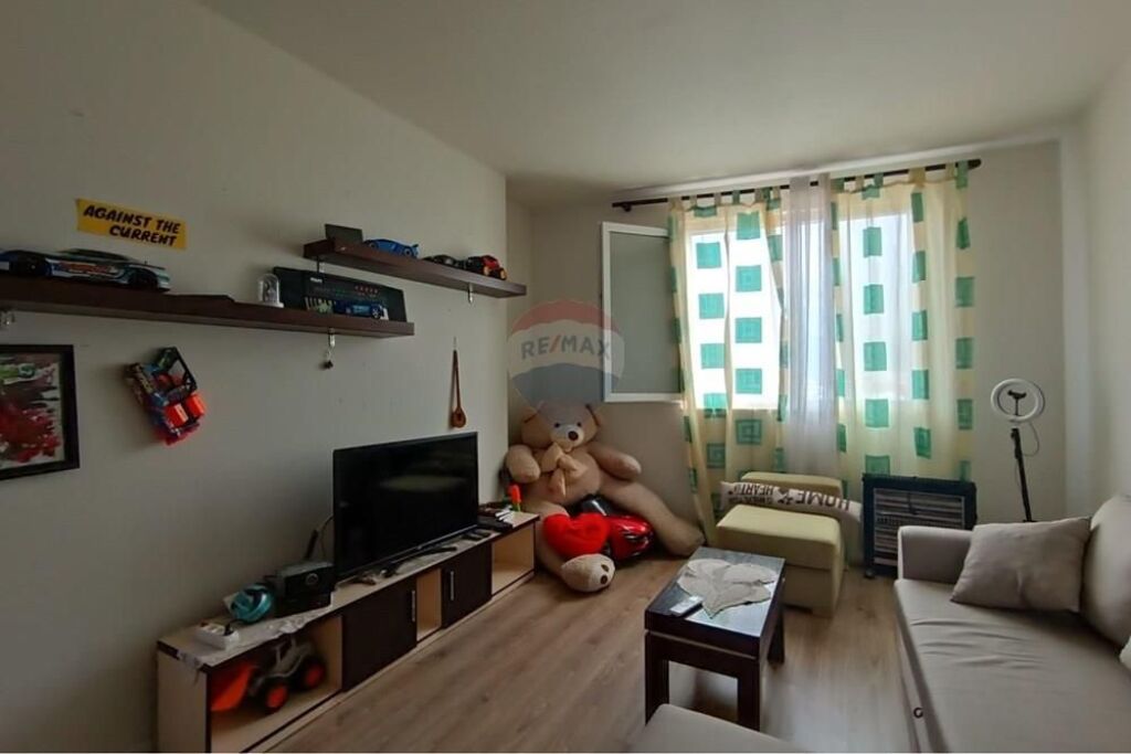 Apartament 1+1 me qera tek American 3