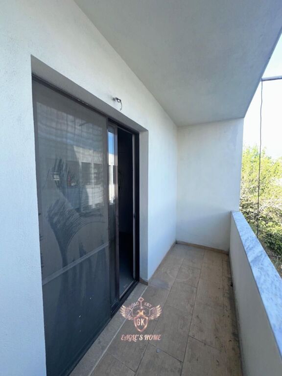 Shitet Apartament 3+1+2 Ballkone Policia Durres