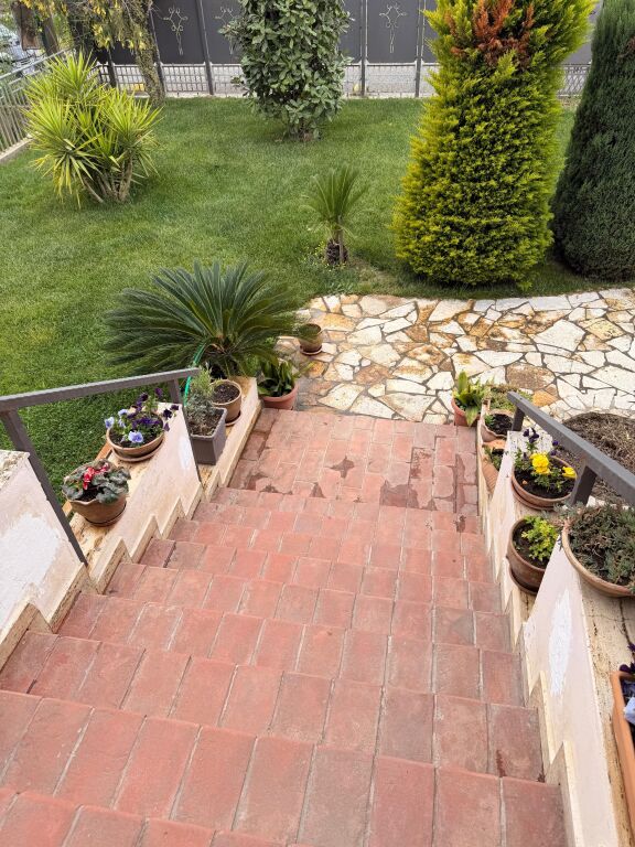 Shitet Vilë 3-Katëshe me Truall 1533m2 – Kavajë, Rruga Dytësore