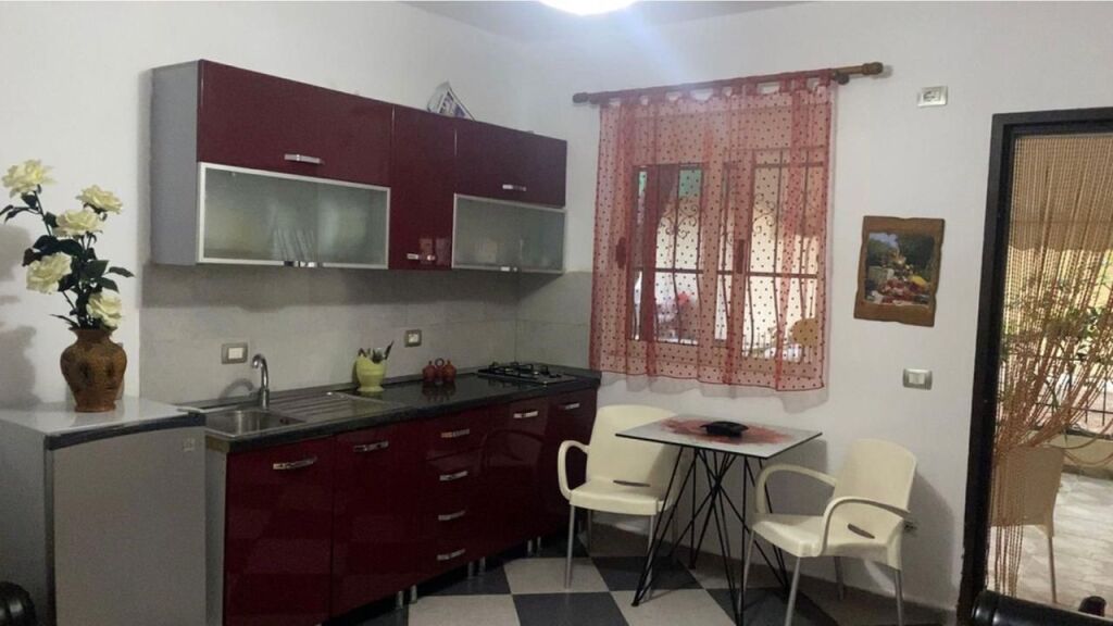 Shiten 2 Gazoniere Shkembi Kavajes