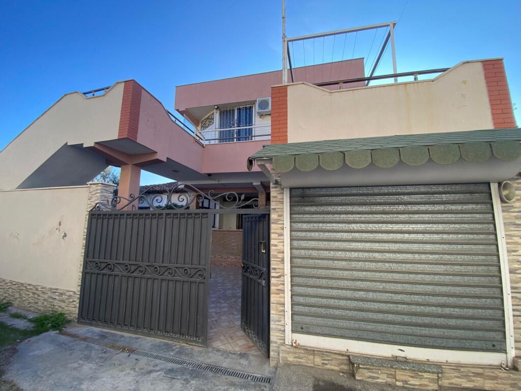 JEPET ME QERA VILA 2 KATESHE 400€ SHKOZET