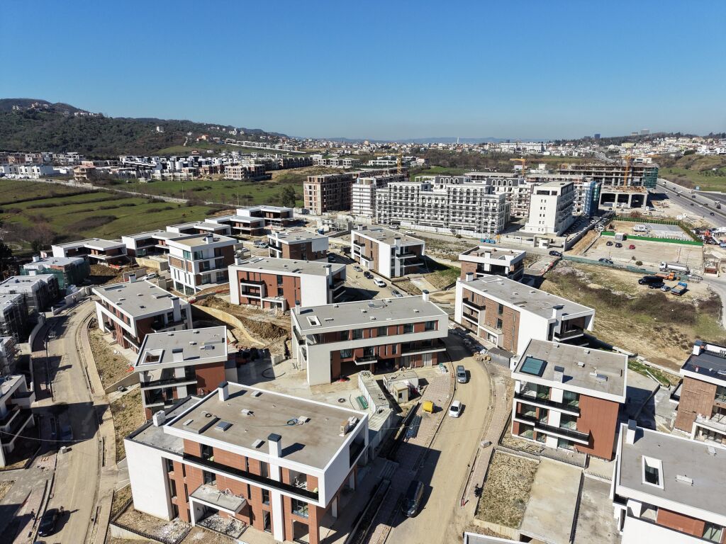 APARTAMENT 3+1 + 2 PARKIME PER SHITJE TEK TULIPAN RESIDENCE