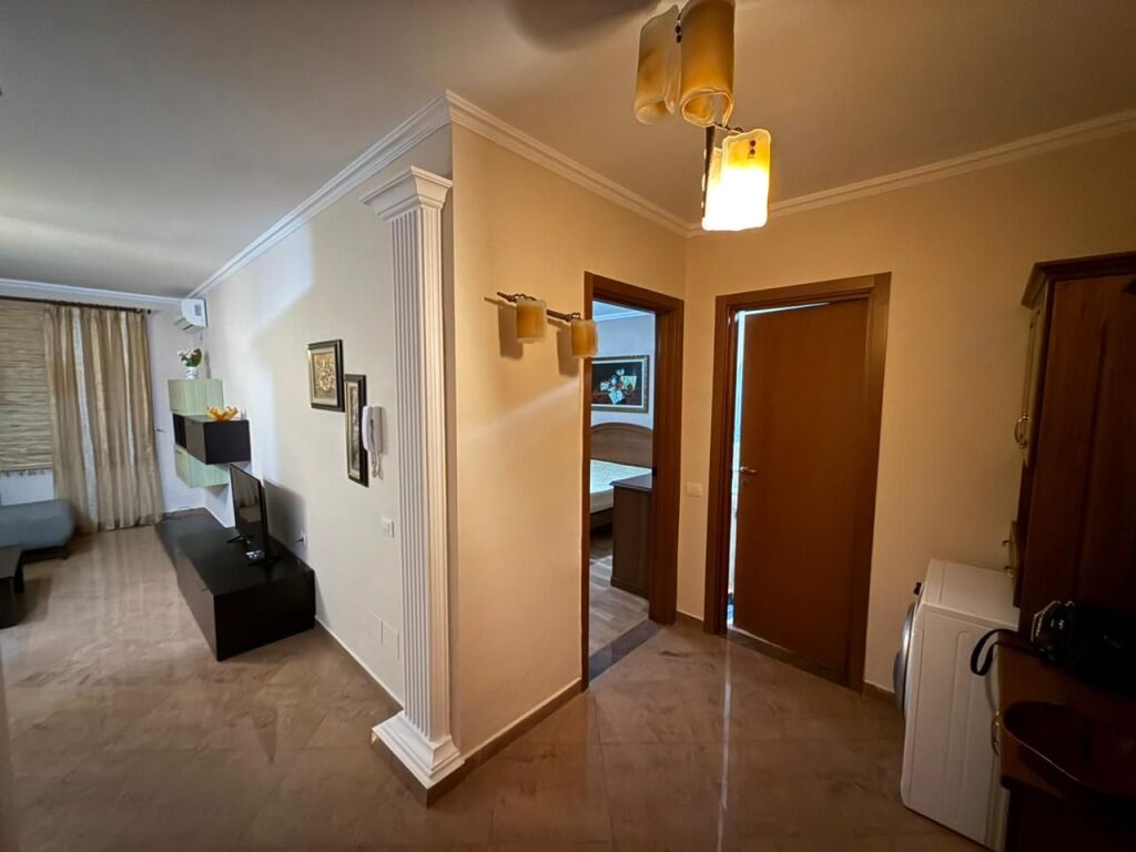 📣 QERA Apartament 1+1 📍 Prane Gjimnazit "Petro Nini Luarasi" ✨  💶 Cmimi 60.000 Leke/Muaj