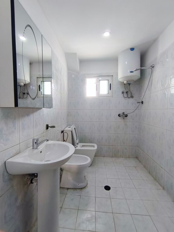 Apartament 2+1 me Qera – Zona e Stadiumit