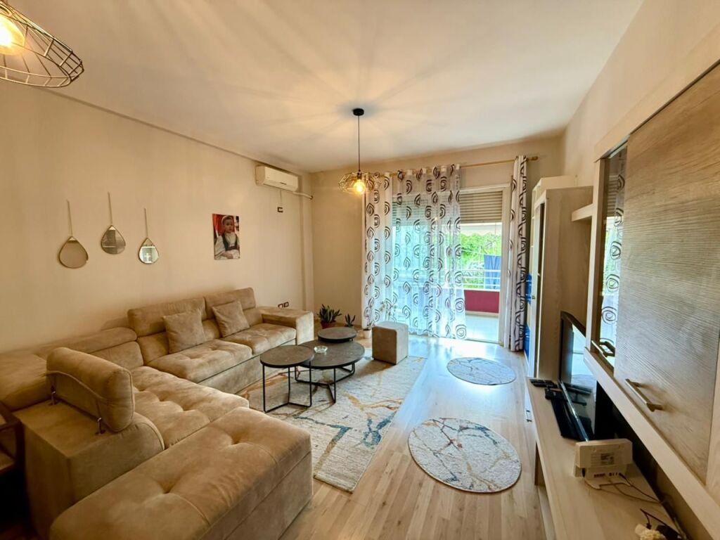 📣 AFFITTO Appartamento 1+1 📍 Vicino al Giardino Botanico ✨💶 Prezzo 60.000 Lek al Mese