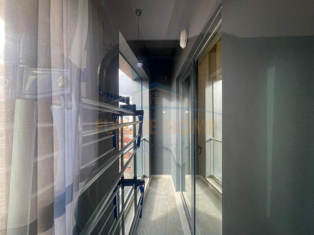 Qera, Apartament 1+1+Post Parkimi, Shkolla e Kuqe, Tiranë.