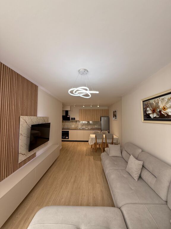 Jepet me qira apartament 1+1 tek ish Parku i Autobuzave
