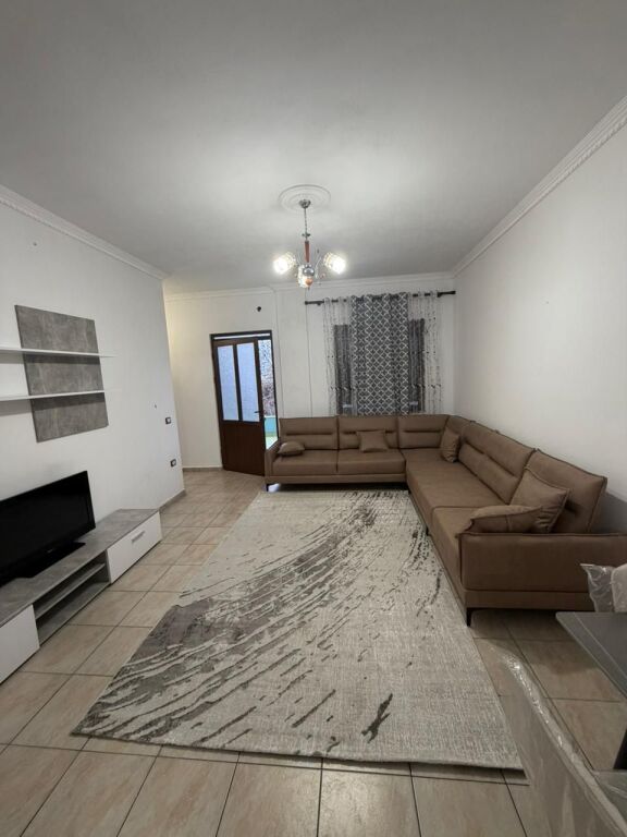 Jepet me qira apartament 1+1