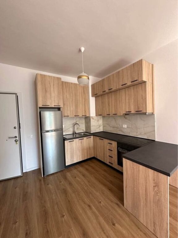 APARTAMENT 1+1 ME QERA - RR. ALI DEMI, TIRANE