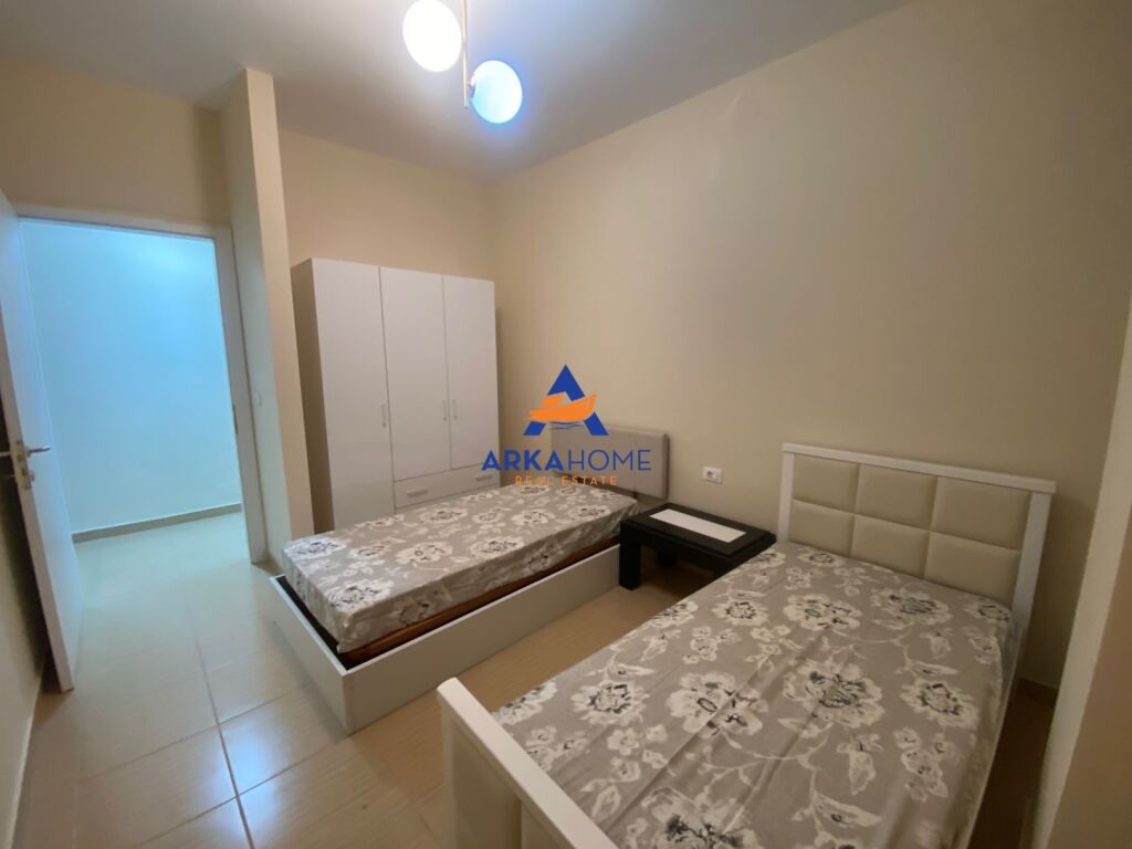 APARTMENT ME QERA 2+1+BALLKON "BULEVARDI I RI, RRUGA E BURGUT" 60.000 LEKE