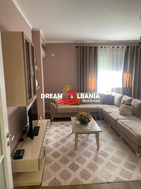 Vile me Qera 3+1+2wc+2 Post Parkingu ne Mjull Bathore ne Tirane (ID 4251447)