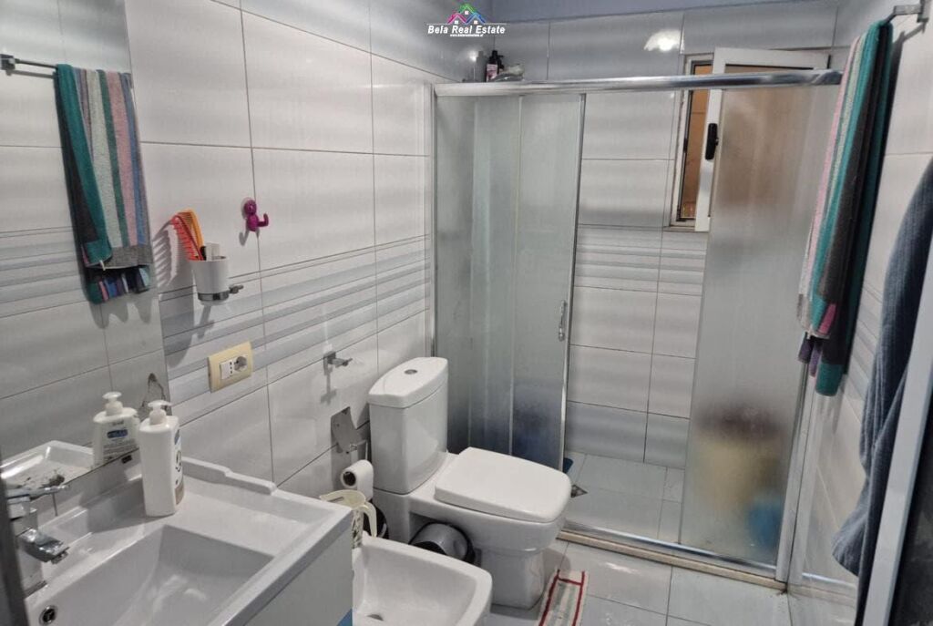 Appartamento In Affitto 2+1 Vicino Al Vecchio Mercato Elettrico (ID B221421) Tirana