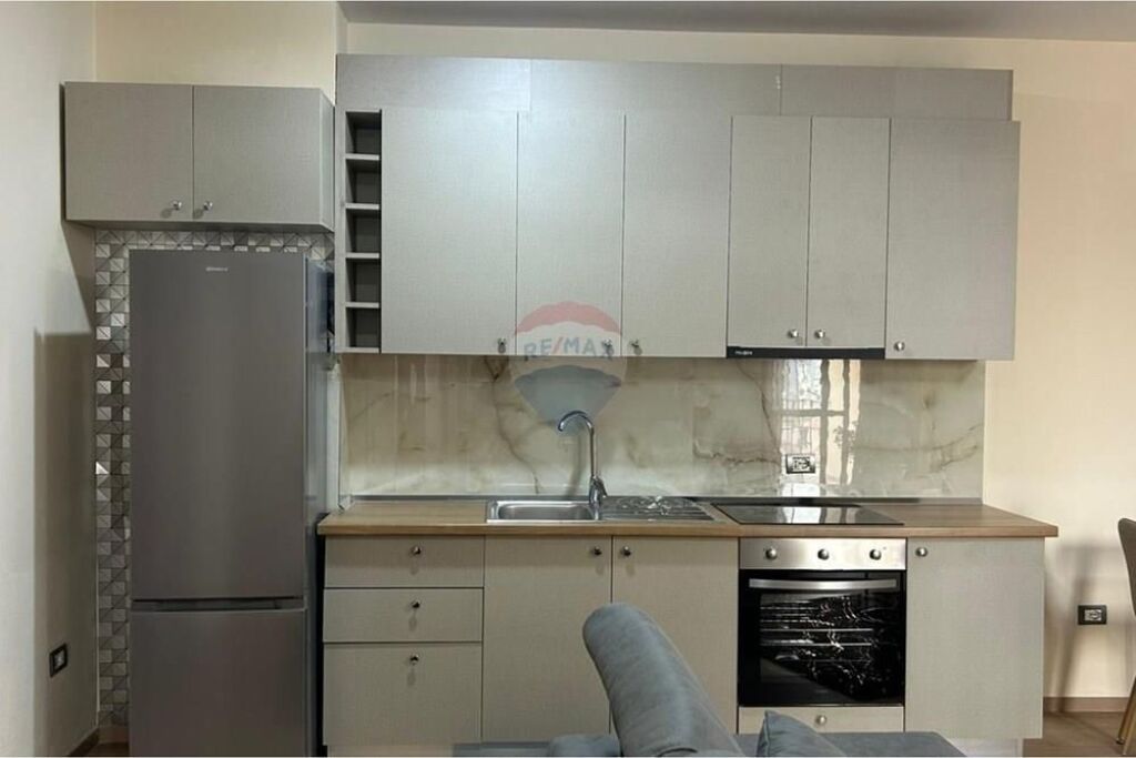 Apartament - Për Qira - Rruga e Kavajës, Tiranë