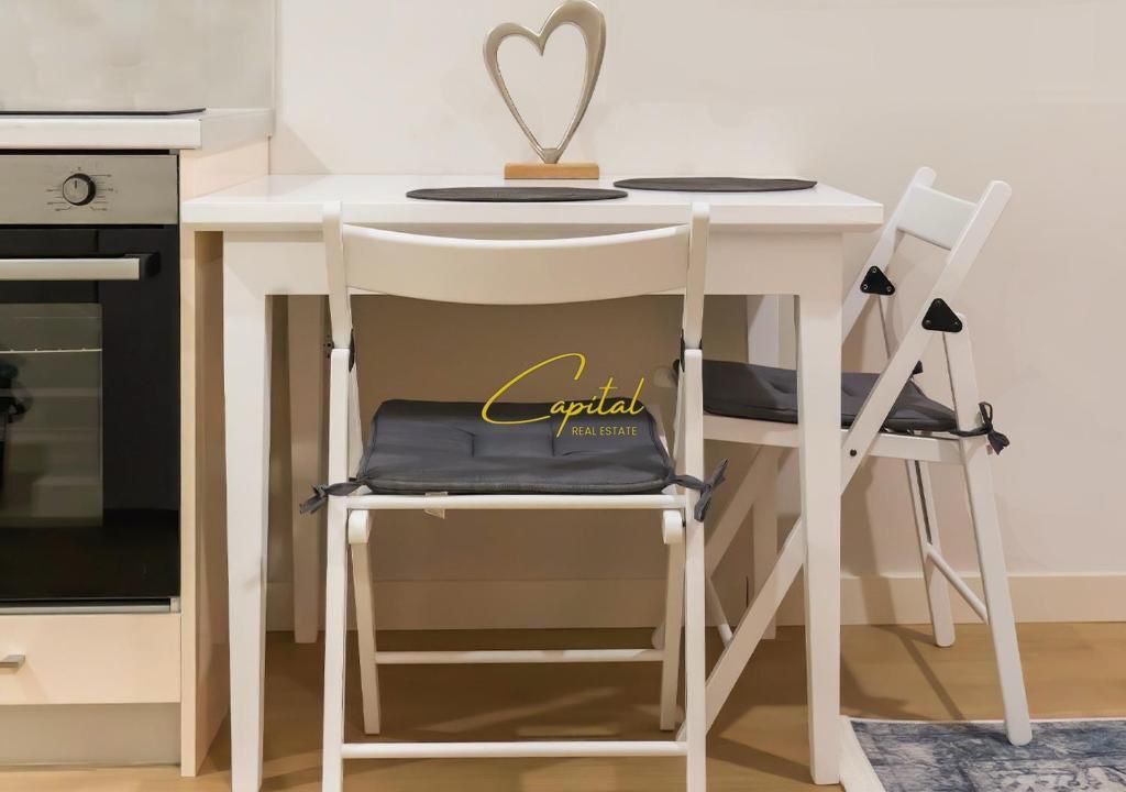 APARTAMENT ME QIRA 1+1 ZOGU I ZI 650 EURO