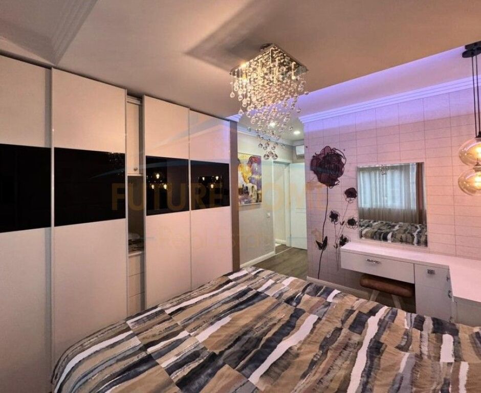 Shitet, Apartament 2+1+2, Kompleksi "FZ 2", Liqeni i Thatë.