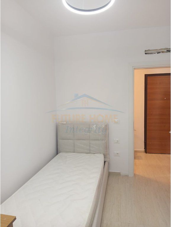 Affitto, Appartamento 2+1, Complesso Aura, Tirana.