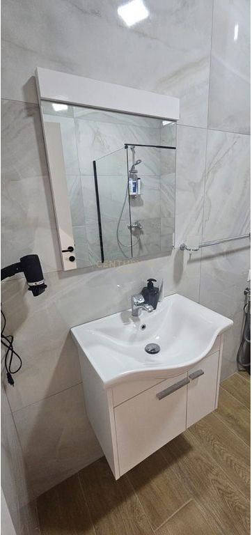 Shitet studio apartament ne Qerret!