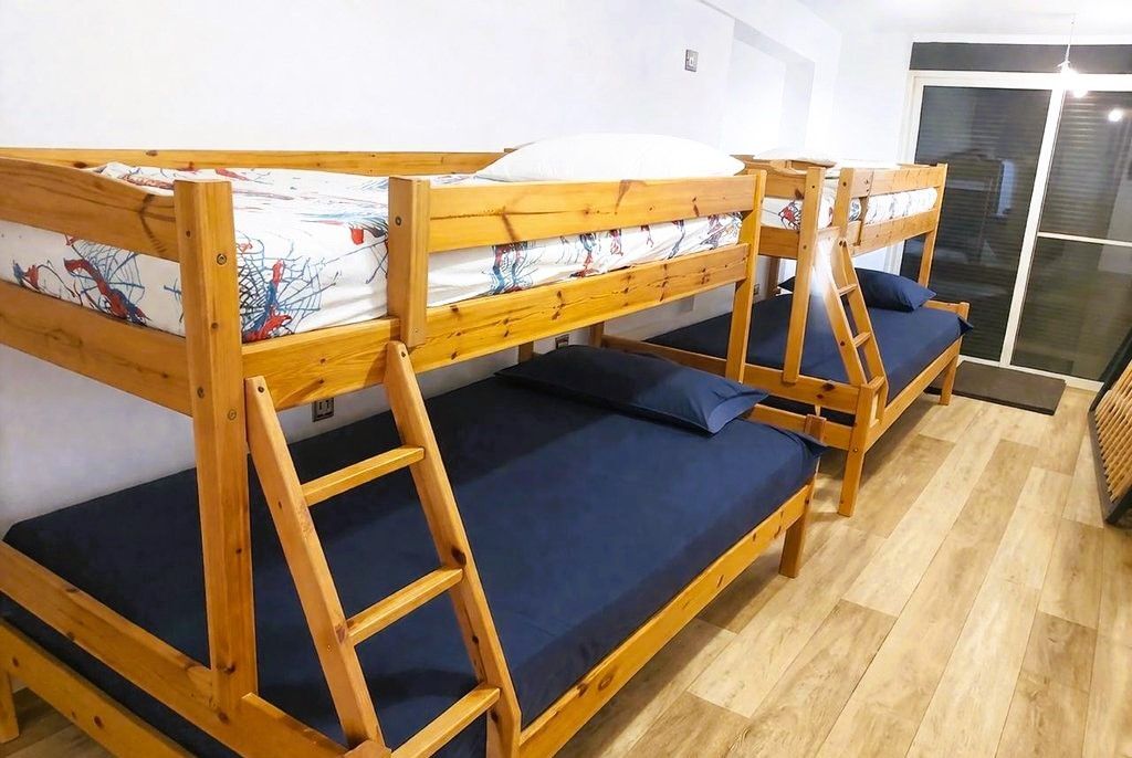 SHITET SUPER APARTAMENT 2+1+2 NE GOLEM , I INVESTUAR DERI NE DETAJE ME VERANDE TE MADHE DHE PAMJE NGA DETI